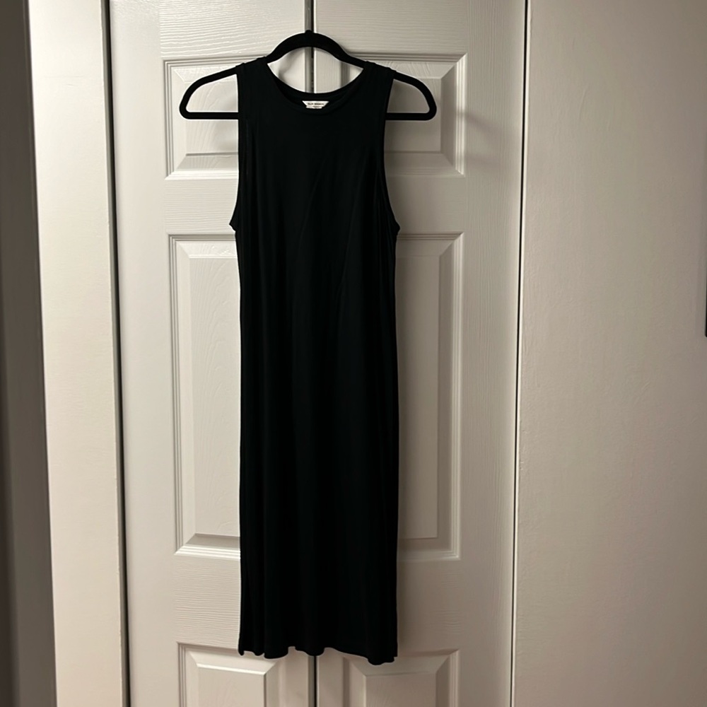 Club Monaco Easy throw on black sleeveless midi dress - Dress up or Dress down